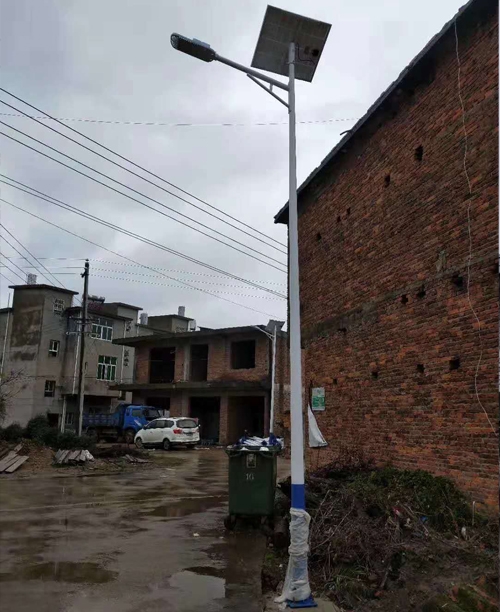 湖北黃岡市紅安縣太陽能路燈實(shí)例